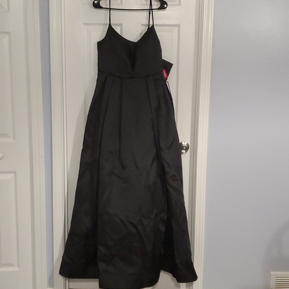 Full length black prom dress - Picture 1 of 6